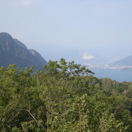 Bed and Breakfast La Casa del Borgo Brissago-Valtravaglia Exterior foto